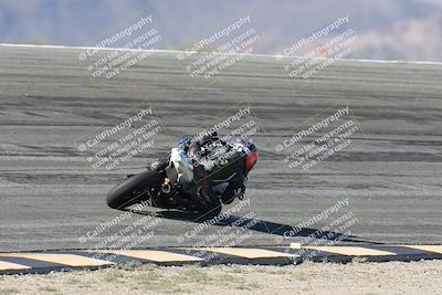 media/Dec-07-2025-CVMA (Sun) [[3e7d2de5dc]]/Race 5-Formula UL-CVMA Hooligans-American Thunder/